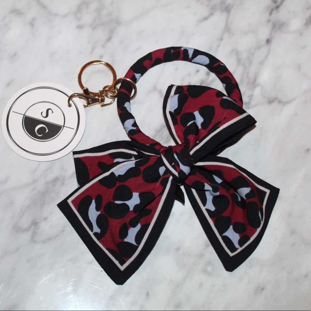 BRAND NEW ring keychain